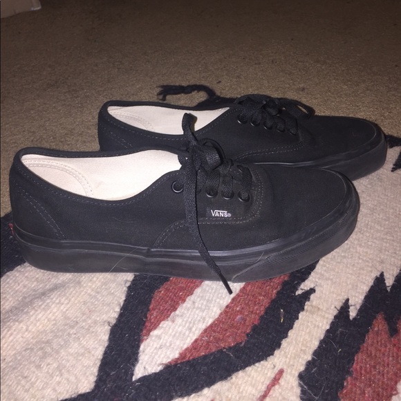 ALL BLACK CLASSIC VANS!! - Picture 2 of 5